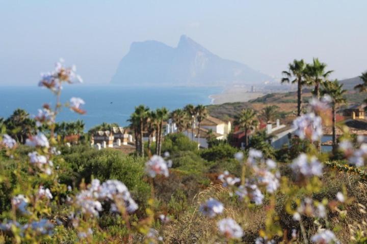 2127-Superb 2 Bedrooms , Lovely Terraces And Pool San Roque  Eksteriør billede