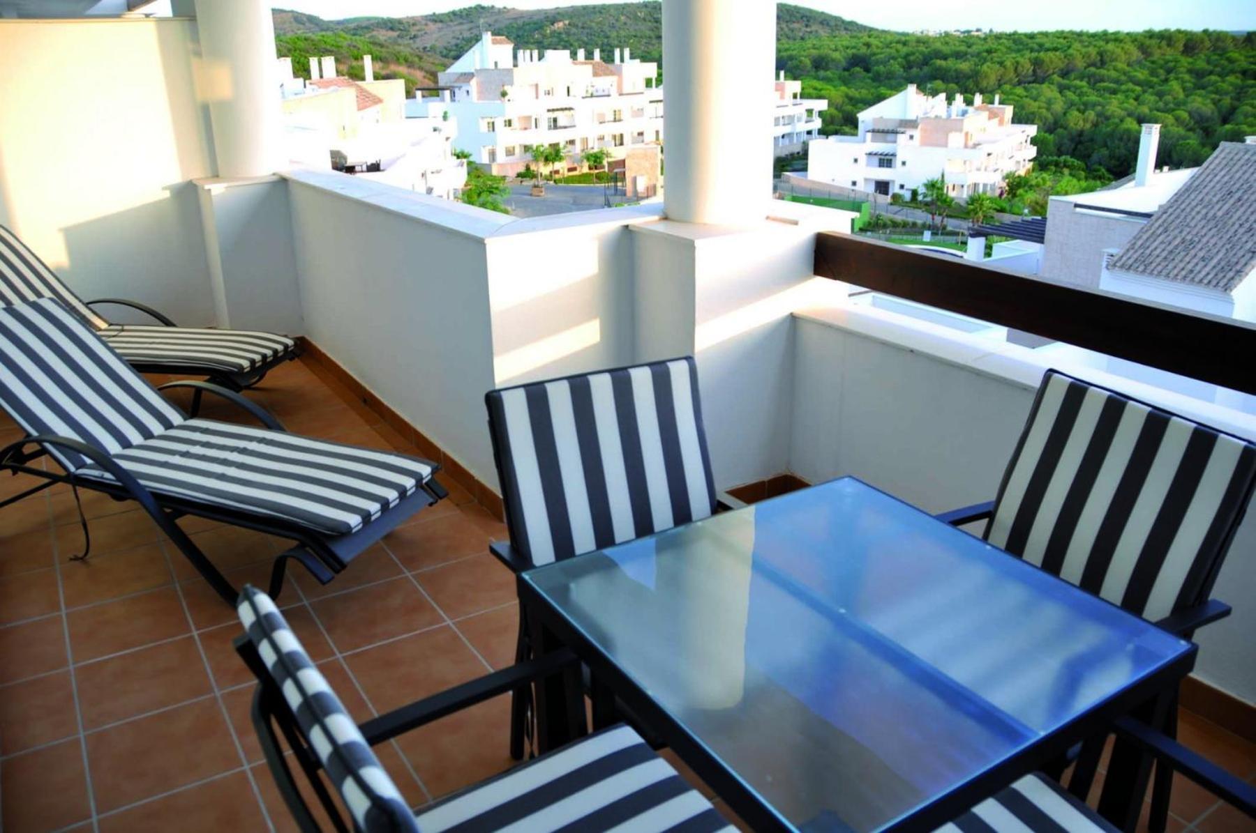 2127-Superb 2 Bedrooms , Lovely Terraces And Pool San Roque  Eksteriør billede