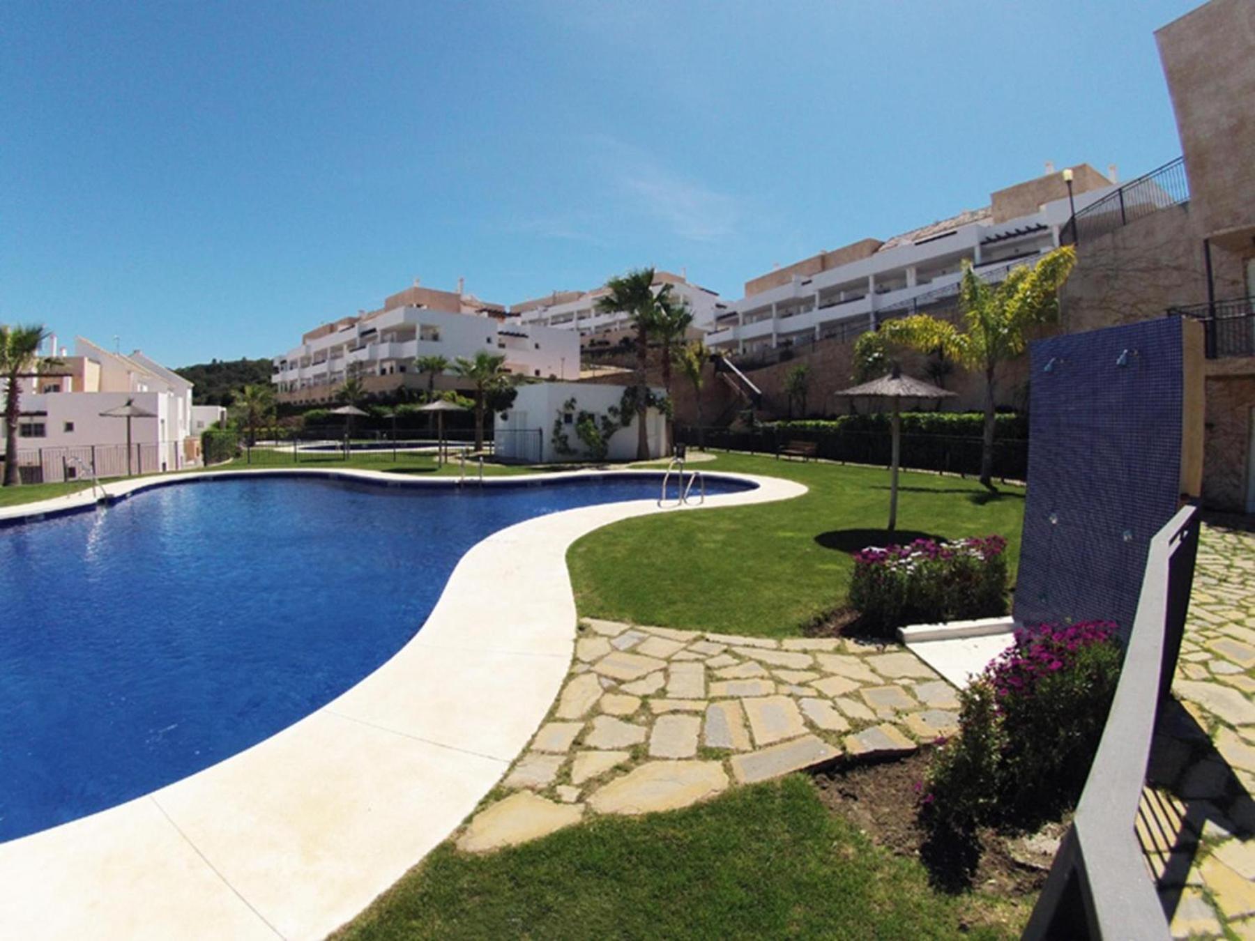 2127-Superb 2 Bedrooms , Lovely Terraces And Pool San Roque  Eksteriør billede